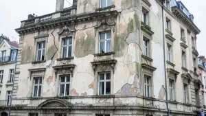 ekspertyza stanu technicznego elewacji zabytkowej kamienicy co musi zawierać