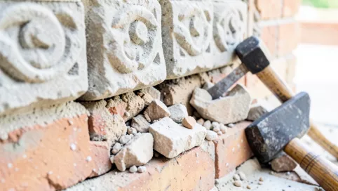 Jak Zdjąć Kamień Dekoracyjny Ze Ściany