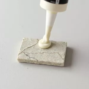 Jaki klej do forniru kamiennego