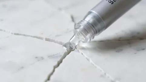 żywica kamieniarską w tubie